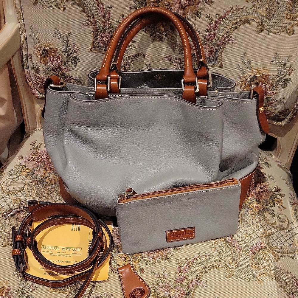 Gray and Brown Women's Handbag Set